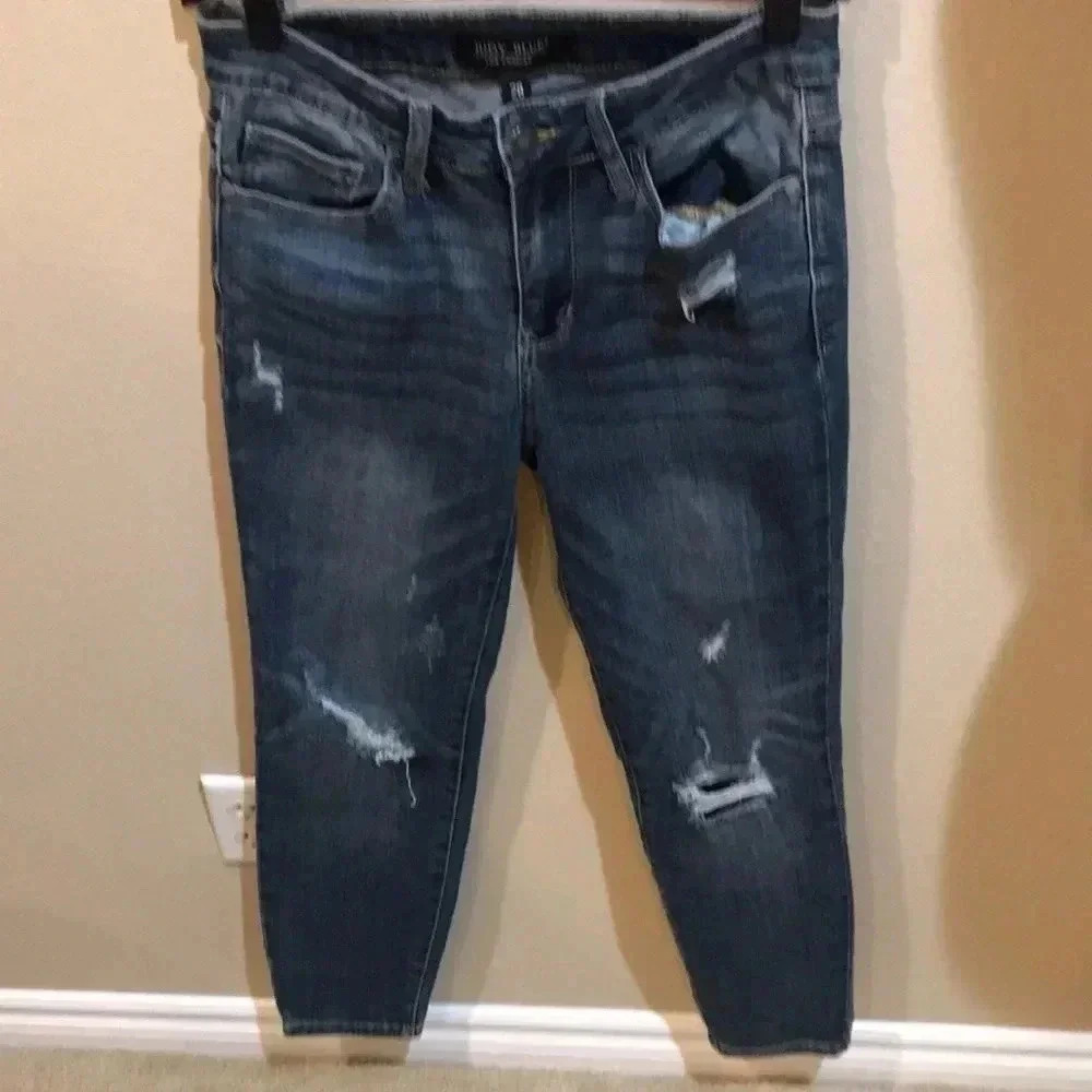 JUDY BLUE Relaxed Fit Distressed Mid Rise Skinny Jean-Size 28